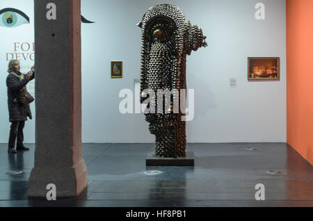 Madrid, Spain. 30 th December, 2016.  A picture and sculpture view according forms of devotion in Indian art. Conde Duque cultural center, Madrid, Spain. Enrique Davó/Alamy Live News. Stock Photo