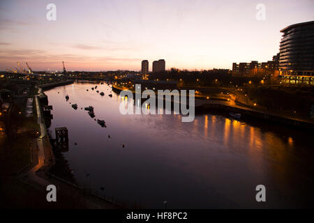 Sunderland, UK. 30th Dec, 2016. Daybreak over the River Wear in Sunderland, England. The Wear opens out onto the North Sea. © Stuart Forster/Alamy Live News Stock Photo