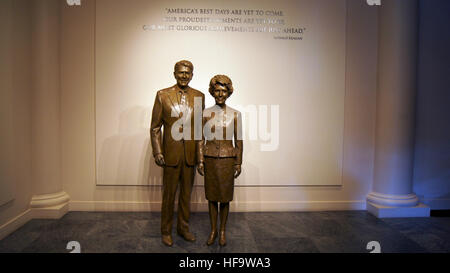 SIMI VALLEY, CALIFORNIA, UNITED STATES - OCT 9, 2014: Statues of Ronald and Nancy Reaga at the Presidential Library Museum Stock Photo