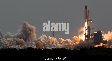 #TBT: Final Space Shuttle Mission Launches -- July 8, 2011 #TBT Final Space Shuttle Mission Launches -- July 8, 2011 28116588476 o Stock Photo