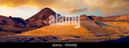 Large modern gold mine in the Nevada desert Stock Photo