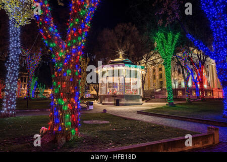 The downtown square and Yavapai County Courthouse decorated with Christmas lights in Prescott, Arizona Stock Photo