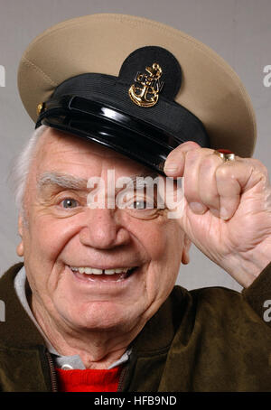 041017-N-6157F-001 Washington, D.C. (Oct. 17, 2004) Ð Academy Award winner and actor Ernest Borgnine shows off his new Chief Petty Officer cover at the Navy Memorial in Washington, D.C. Borgnine was made an honorary U.S. Navy Chief Petty Officer by Master Chief Petty Officer of the Navy (MCPON) Terry Scott on Oct. 15, 2004. Borgnine served in the U.S. Navy for ten years from 1935-1945 and left the service as a GunnerÕs Mate 1st Class. U.S. Navy photo by Journalist 1st Class Mark D. Faram (RELEASED) Ernest-Borgnine 2004 2 Stock Photo