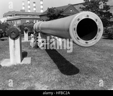 16-inch - 50 caliber gun - NH 81482 Stock Photo