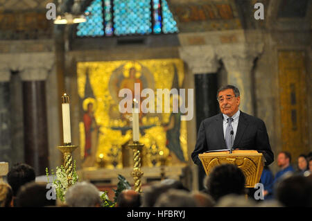 120803-N-YQ566-041 WASHINGTON (Aug. 3, 2012) Secretary of Defense (SECDEF) the Honorable Leon E. Panetta delivers remarks during a Mass for Adm. James D. Watkins at the Basilica of the National Shrine of the Immaculate Conception in Washington, D.C. Watkins was the 22nd Chief of Naval Operations. (U.S. Navy photo by Mass Communication Specialist 2nd Class Kyle P. Malloy/Released)  - Official U.S. Navy Imagery - The SECDEF delivers remarks. Stock Photo