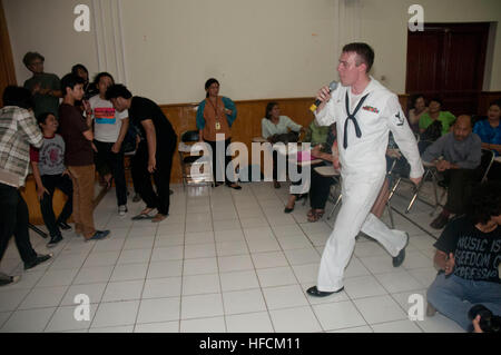 U S Navy Musician 3rd Class Gabriel Brown Hi Res Stock Photography And Images Alamy