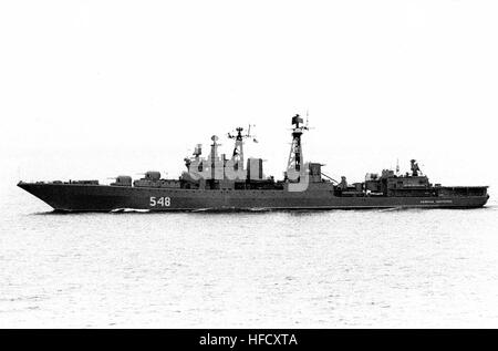 Port side view of the Russian Northern Fleet Udaloy class guided missile destroyer ADMIRAL PANTELEYEV (BPK-548) underway. AdmiralPanteleev1993a Stock Photo