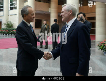 121127-N-AC887-008 BEIJING (Nov. 27, 2012) Secretary of the Navy (SECNAV) the Honorable Ray Mabus meets with Chinese Vice Foreign Minister Cui Tiankai in Beijing, China. Mabus is visiting China to discuss the United States' new defense strategy, deepening our military-to-military engagements, rebalancing toward the Pacific and fostering a positive, cooperative and comprehensive relationship with China. (U.S. Navy photo by Chief Mass Communication Specialist Sam Shavers/Released) Secretary of the Navy (SECNAV) the Honorable Ray Mabus meets with Chinese Vice Foreign Minister Cui Tiankai in Beiji Stock Photo