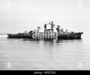 A starboard beam view of the Soviet Kashin class guided missile destroyer STROGIY showing bow damage resulting from a collision with the Kara class guided missile cruiser NIKOLAYEV. Strogiy1986 Stock Photo