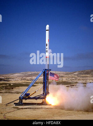 A Tactical Tomahawk, the next generation of Tomahawk Cruise Missile, is launched from a vertical ground launcher during a contractor test and evaluation at Point Mugu, California (CA). Tomahawk Cruise Missile is launched (2002) Stock Photo