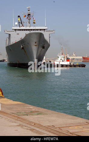 US Navy Tugboats ease the Military Sealift Command (MSC) fast sealift
