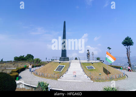 Ghoom: Monument to fallen Ghorka soldiers in the Batasia loop of the Darjeeling Himalayan Railway, West Bengal, Westbengalen, India Stock Photo