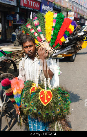 Kolkata (Calcutta, Kalkutta): Dust whisk seller, West Bengal, Westbengalen, India Stock Photo