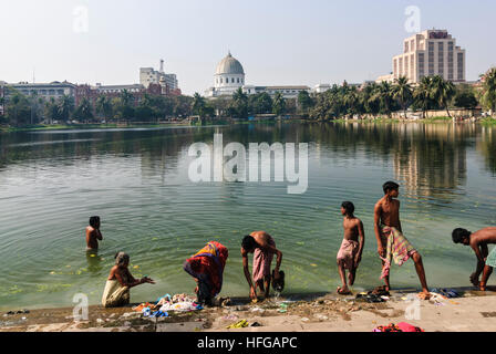 Kolkata (Calcutta, Kalkutta): BBD Bagh (Dalhousie Square) with water basin and main post office (dome building), West Bengal, Westbengalen, India Stock Photo