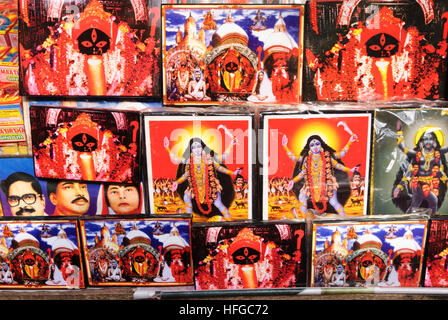 Kolkata (Calcutta, Kalkutta): Pictures of the three-eyed goddess Kali, depicted in the Hindu Kali temple in Kalighat, West Bengal, Westbengalen, India Stock Photo