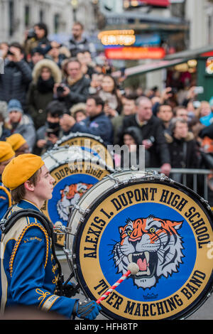 London, UK. 1st Jan, 2017.  Marching bands pass through Piccadilly - The New Years day parade passes through central London form Piccadilly to Whitehall. London 01 Jan 2017 © Guy Bell/Alamy Live News Stock Photo