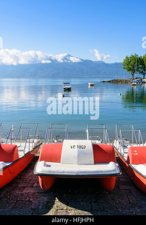 Hire pedal boats on the shore of Lac Leman, Ouchy, Lausanne, Vaud, Switzerland Stock Photo