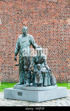Legacy Sculpture by Mark DeGraffenreid, bronze, 2001.  The statue was given to Liverpool by the Mormon Church. Stock Photo