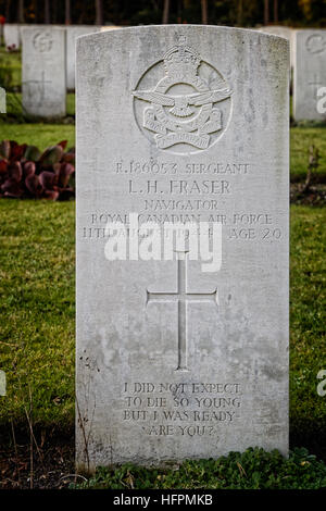 Gravestone of Canadian Air Force Sergeant Fraser stating: 'I did not expect to die so young but I was ready - are you?': epitaph Stock Photo