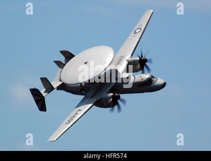 060425-N-6236O-025 Caribbean Sea (April 25, 2006) - An E-2C Hawkeye assigned to the 'Bluetails' Carrier Airbourne Early Warning Squadron One Two One (VAW-121) executes a high performance fly-by during an Air Power Demonstration aboard the Nimitz-class aircraft carrier USS George Washington (CVN 73). George Washington Carrier Strike group is currently participating in Partnership of the Americas, a maritime training and readiness deployment of the U.S. Naval Forces with Caribbean and Latin American countries in support of the U.S. Southern Command (SOUTHCOM) objectives for enhanced maritime sec Stock Photo