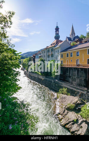 Murau: River Mur and town parish church St. Matthew on the mountain, Murtal, Steiermark, Styria, Austria Stock Photo
