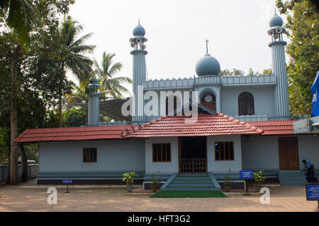 Cheraman Juma Masjid built in 629 AD by Malik Ibn Dinar ; Kodungallur ...