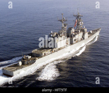 Aerial starboard quarter stern view of the US Navy (USN) SPRUANCE CLASS: Destroyer, USS KINKAID (DD 965) underway in the Pacific Ocean during work ups for a scheduled deployment. USS Kinkaid DD 965 Stock Photo