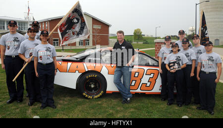 081007-N-8848T-062 NAVAL STATION GREAT LAKES, Ill. (Oct. 7, 2008) Dale Earnhardt Jr. stands in front of his No. 83 Dale Jr. Division Chevrolet Monte Carlo SS with several recruits from his two sponsored divisions at Recruit Training Command, the NavyÕs only boot camp. The popular NASCAR Sprint Cup driver has had a partnership with the Navy since 2005 and was making his second visit to Divisions 383 and 388. The Dale Jr. sponsorship is part of the NavyÕs first-ever national celebrity-endorsed recruiting program. (U.S. Navy photo by Scott A. Thornbloom/Released) US Navy 081007-N-8848T-062 Dale E Stock Photo