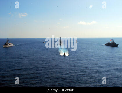 080629-N-8138M-361  SOUTH CHINA SEA (June 29, 2008) As part of Cooperation Afloat Readiness and Training (CARAT) 2008, elements of the U.S. and Republic of Singapore (RSN) Navy perform a joint precision maneuvering exercise, led by an RSN submarine. CARAT is an annual series of bilateral military training exercises between the United States and several Southeast Asian nations. U.S. Navy photo by Mass Communications Specialist 1st Class Dan Meaney (Released) US Navy 080629-N-8138M-361 As part of Cooperation Afloat Readiness and Training (CARAT) 2008, elements of the U.S. and Republic of Singapo Stock Photo