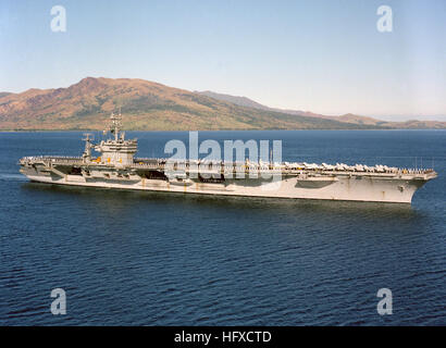 File:USS Enterprise (CVN-65), bow view 1983.jpg - Wikimedia Commons