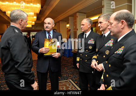 091014-N-8273J-024 MCLEAN, Va. (Oct. 14, 2009) Chief of Naval Operations (CNO) Adm. Gary Roughead, left, speaks with panelist retired Vice Adm. Dennis McGinn and senior naval leadership at the 2009 Naval Energy Forum. (U.S. Navy photo by Mass Communication Specialist 1st Class Tiffini Jones Vanderwyst/Released) US Navy 091014-N-8273J-024 Chief of Naval Operations (CNO) Adm. Gary Roughead, left, speaks with panelist retired Vice Adm. Dennis McGinn and senior naval leadership at the 2009 Naval Energy Forum Stock Photo