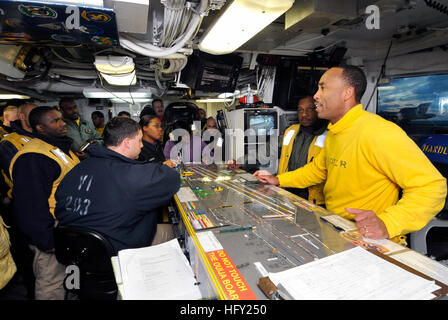 100211-N-6003P-049 ATLANTIC OCEAN (Feb. 11, 2010) Lt. Alonzo Wynn, a shooter aboard the Nimitz Class aircraft carrier USS Harry S. Truman (CVN 75), gives a farewell speech to his department during his last underway aboard the ship. Truman is underway conducting carrier qualifications. (U.S. Navy photo by Mass Communication Specialist 2nd Class Kilho Park/Released) US Navy 100211-N-6003P-049 Lt. Alonzo Wynn gives a farewell speech to his department during his last underway aboard USS Harry S. Truman (CVN 75) Stock Photo