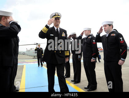 100319-N-4031K-050 ATSUGI, Japan (March 19, 2010) Vice Adm. Thomas Kilcline, commander of Naval Air Forces, is rendered honors as he arrives at Naval Air Facility Atsugi. Kilcline is visiting the base as part of a tour of forward-deployed Naval air forces to check combat readiness and training. (U.S. Navy photo by Mass Communication Specialist 2nd Class Steven Khor/Released) US Navy 100319-N-4031K-050 ice Adm. Thomas Kilcline, commander of Naval Air Forces, is rendered honors as he arrives at Naval Air Facility Atsugi Stock Photo