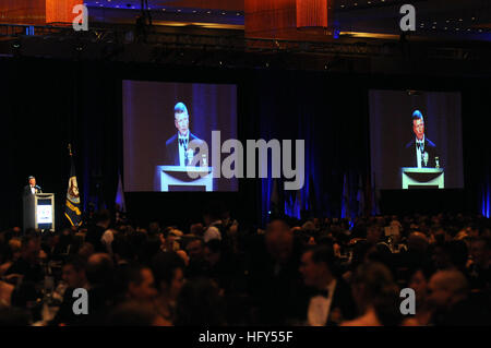 100410-N-9818V-747 GROTON, Conn. (April 10, 2010) Master Chief Petty Officer of the Navy (MCPON) Rick West delivers remarks at the 110th Submarine Birthday Ball at the MGM Grand. The ball celebrated the 50th anniversary of the submerged circumnavigation of the world by the nuclear-powered radar picket submarine USS Triton (SSRN 586) in 1960.  (U.S. Navy photo by Mass Communication Specialist 1st Class Jennifer A. Villalovos/Released) US Navy 100410-N-9818V-747 Master Chief Petty Officer of the Navy (MCPON) Rick West delivers remarks at the 110th Submarine Birthday Ball at the MGM Grand Stock Photo