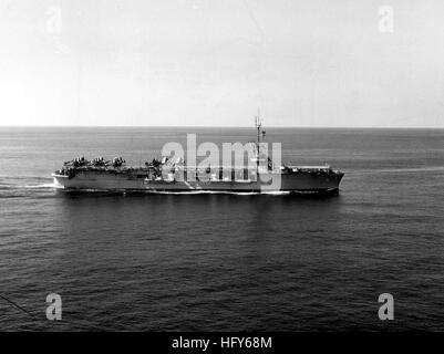 USS Kula Gulf (CVE-108) underway c1951 Stock Photo