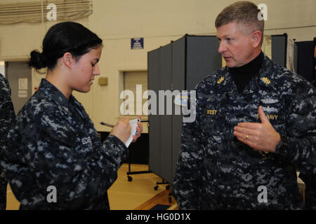 MCPON, mentorship, TR, uss theodore roosevelt cvn 71 Stock Photo - Alamy