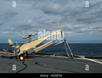 120206-N-NR955-022  ATLANTIC OCEAN (Feb. 6, 2012) A Scan Eagle unmanned aerial vehicle (UAV) is launched from the flight deck for simulated reconnaissance aboard the Whidbey Island-class amphibious dock landing ship USS Gunston Hall (LSD 44) during Certification Exercise. The exercise is the final qualification for the 24th Marine Expeditionary Unit and the Iwo Jima Amphibious Ready Group before their scheduled spring deployment. (U.S. Navy photo by Mass Communication Specialist 3rd Class Lauren G. Randall/Released) US Navy 120206-N-NR955-022 A Scan Eagle unmanned aerial vehicle (UAV) is launc Stock Photo