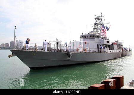 Uss Cyclone Class The USS Hurricane (PC 3), a Cyclone-class coastal patrol ship ...