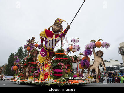 Los Angeles, USA. 2nd Jan, 2017. A float marches during the 128th Rose Parade on Colorado Boulevard in Pasadena, California, the United States, on Jan. 2, 2017. The Rose Parade is part of the New Year Celebration held in Pasadena each year on New Year's Day, or on Jan. 2 if New Year's Day falls on a Sunday. © Yang Lei/Xinhua/Alamy Live News Stock Photo