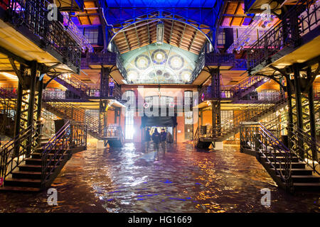 Hamburg, Germany. 4th Jan, 2017. The fish auction hall of the fish market is under water during a storm tide in Hamburg, Germany, 4 January 2017. Storm 'Axel' is causing storm tides on the coasts of the North and Baltic Seas. Photo: Daniel Reinhardt/dpa/Alamy Live News Stock Photo