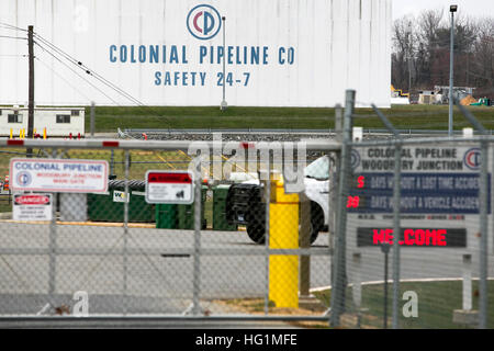 A logo sign outside of a Colonial Pipeline Company Tank Farm in Paulsboro, New Jersey on December 11, 2016. Stock Photo