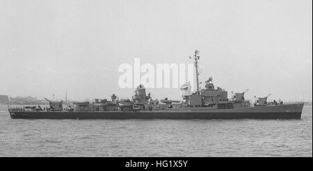 USS Steinaker (DD-863) in the North Atlantic 1951 Stock Photo - Alamy