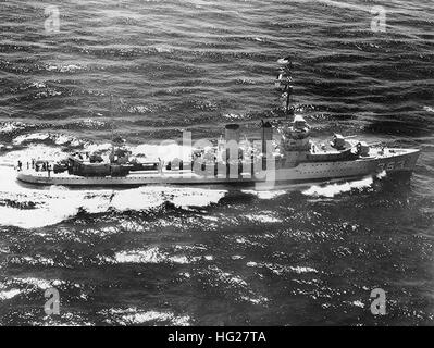 Steaming at sea, circa 1935-1937.  U.S. Naval Historical Center Photograph. USS Dale (DD-353) underway at sea c1936 Stock Photo