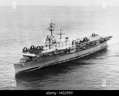 USS Bataan (CVL-29) underway in January 1952 with F4U-4B Corsair fighter-bombers of VMF-314 on board. Photo was taken as she was working up in preparation for her second Korean War deployment. Official U.S. Navy Photograph, now in the collections of the National Archives. USS Bataan Stock Photo