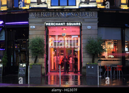 Trendy, independent Merchant Square, once 18th century tobacco warehouses, now restaurants, bars, boutiques and flats, Glasgow Stock Photo