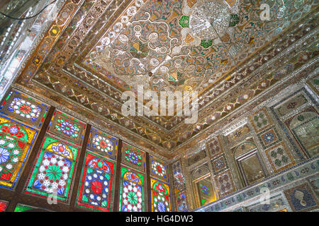 Mirrored reception hall ceiling, Khan-e Zinat al-Molk, Qavam al-Molk family's private quarters, Shiraz, Iran, Middle East Stock Photo