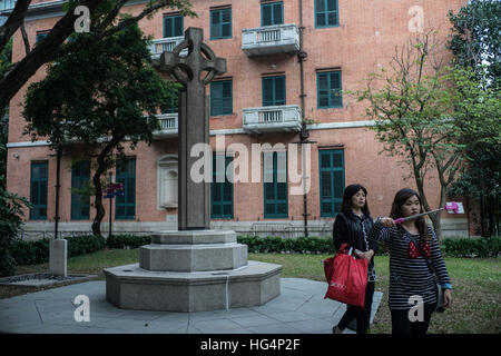 Hong Kong. 03rd Jan, 2017. St. John's Cathedral located in Central of Hong Kong. It is the oldest surviving Western ecclesiastical building in Hong Kong and its first Sunday service is on March 11, 1849. © Chan Long Hei/Pacific Press/Alamy Live News Stock Photo