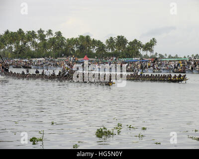 Vallamkali, the traditional snake boat race is the highlight of the Onam festival. Punnamada lake, Alappuzha, Kerala. August- September Stock Photo