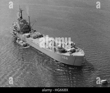 USS Washtenaw County moored in Subic Bay, Philippines. Stock Photo