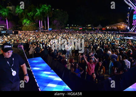 Miami, FL, USA. 31st Dec, 2017. Atmosphere during Pitbull's New Year's Revolution at Bayfront Park on December 31, 2016 in Miami, Florida. © Mpi10/Media Punch/Alamy Live News Stock Photo